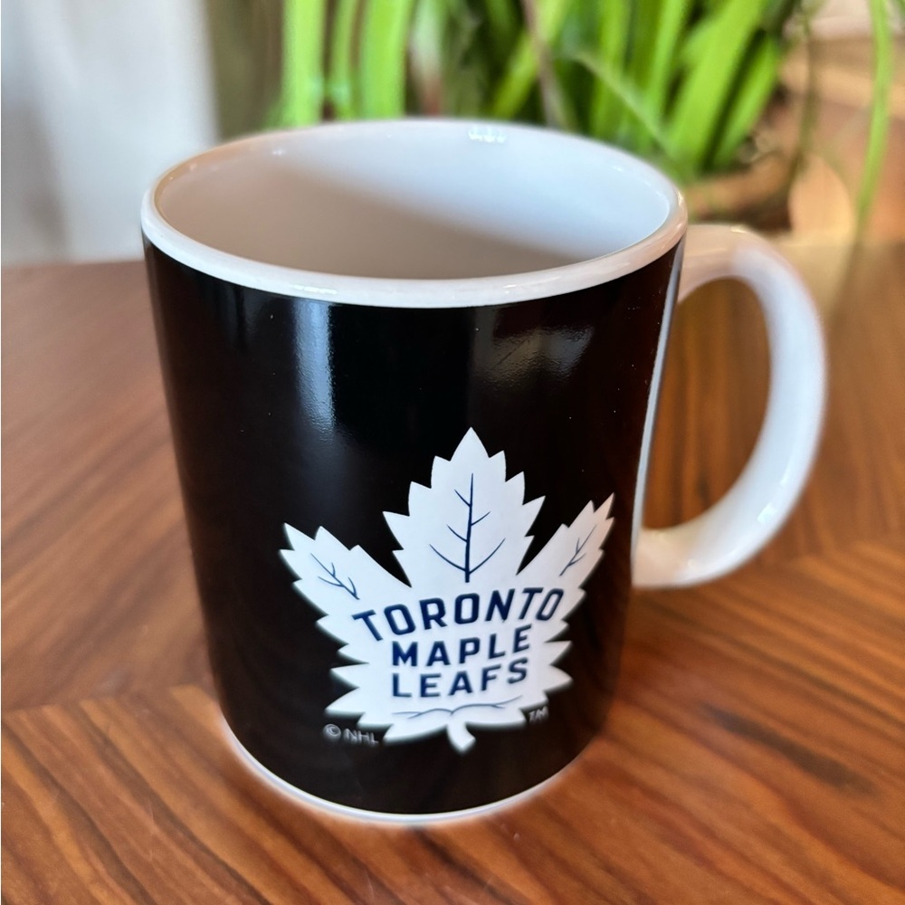 👛 (ANY 2/$20) BRANDS UNLIMITED Toronto Maple Leafs 12oz. Capacity Mug
